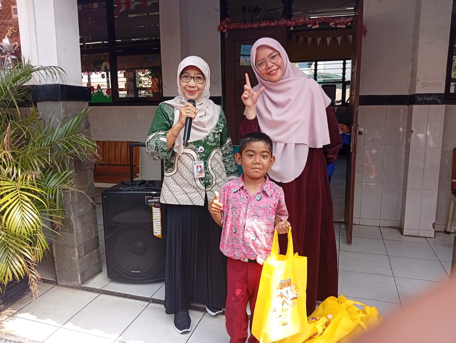 Wisata LiterAsyik Ke SDN Kayu Putih 03